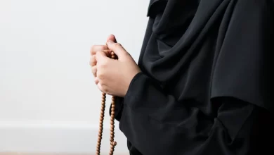 muslim women using misbaha keep track counting tasbih 53876 15263