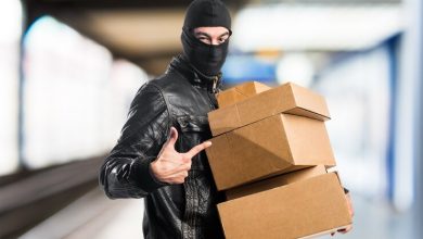 robber holding boxes 1368 6333